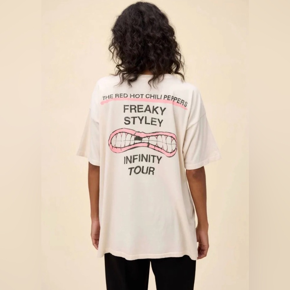 NWT Daydreamer RARE 🔥 RED HOT CHILI PEPPERS FREAKY MERCH TEE size Medium - Picture 3 of 4